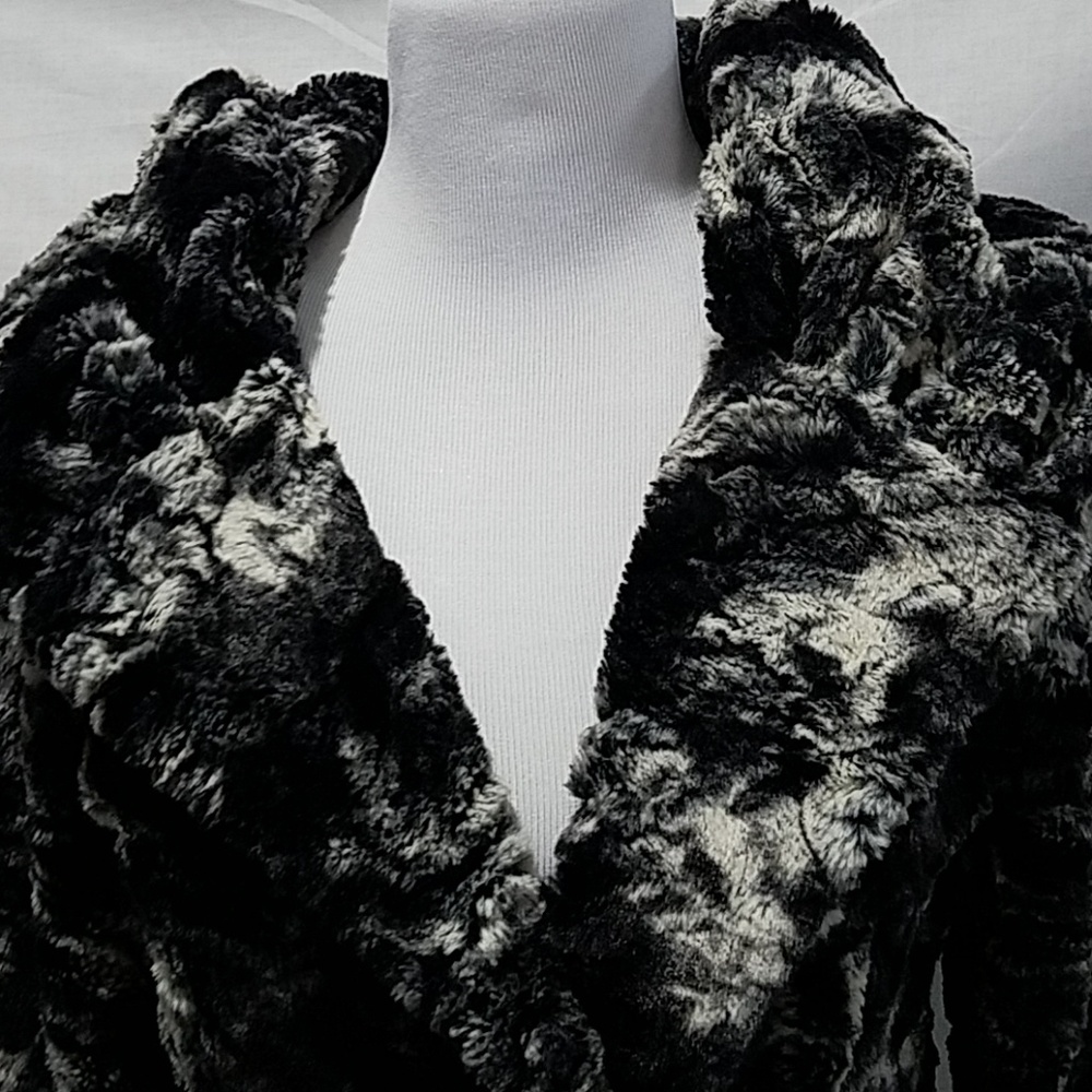 Faux Fur Jacket - Picture 3 of 7